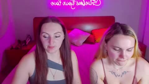 Lili and Bella online show from 03/12/25, 07:46