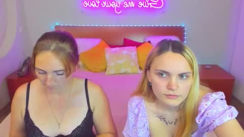 Lili and Bella online show from 09/13/25, 06:40