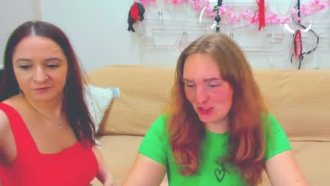 Lili and Bella online show from 04/04/26, 06:44