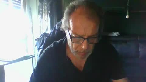 Snapshot of magicomerlino63 chatting on 09/18/25, 02:30 magicomerlino63 online show from 09/18/25, 02:30