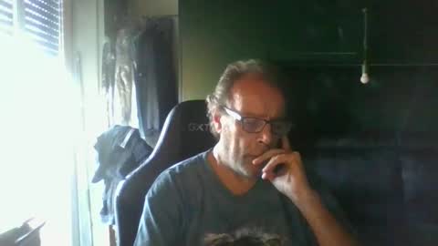 Snapshot of magicomerlino63 chatting on 10/01/25, 02:23 magicomerlino63 online show from 10/01/25, 02:23