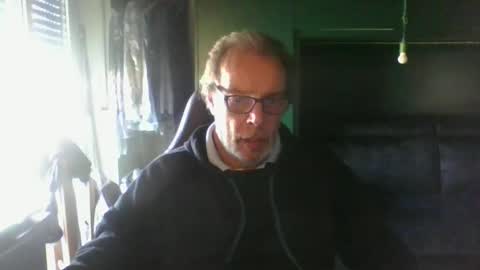 Snapshot of magicomerlino63 chatting on 10/02/25, 11:17 magicomerlino63 online show from 10/02/25, 11:17