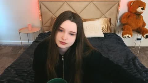 Emily online show from 04/08/26, 06:13