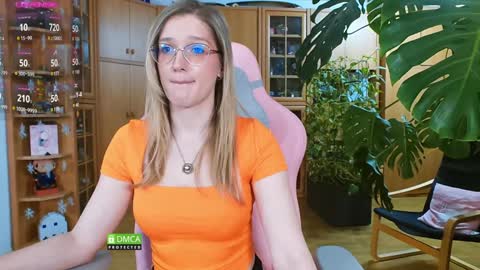 Nicole online show from 01/31/25, 11:03