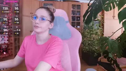 Nicole online show from 02/11/25, 11:43