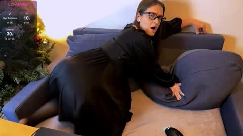 Jade online show from 11/25/25, 04:56