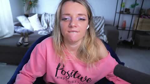 Ami online show from 03/12/25, 04:02