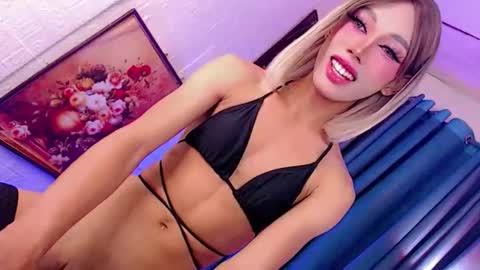 Mocah online show from 12/14/25, 01:27