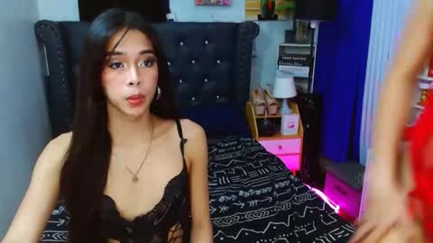 BELLA AND HANA online show from 12/14/25, 06:23