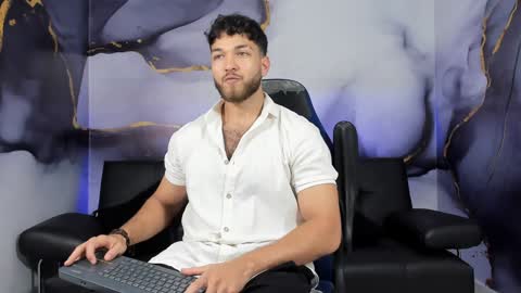 Snapshot of magnus_77 chatting on 12/21/24, 03:20 PRINCE online show from 12/21/24, 03:20