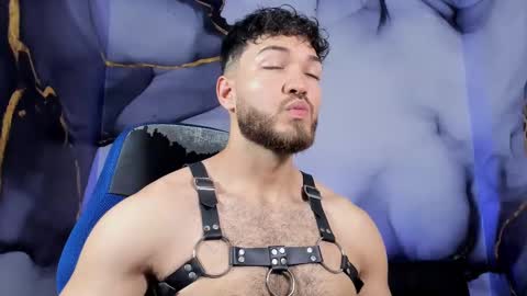 Snapshot of magnus_77 chatting on 02/12/25, 11:51 PRINCE online show from 02/12/25, 11:51