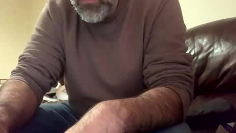 Snapshot of magnusryder chatting on 10/04/25, 12:47 Daddy Bear online show from 10/04/25, 12:47