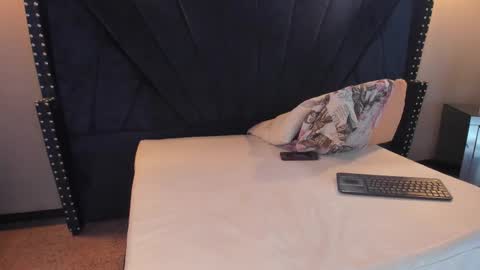 MAHIA online show from 12/18/25, 02:01