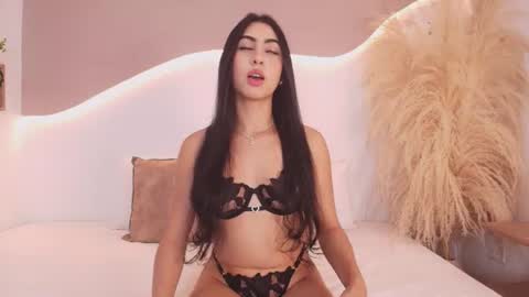 MAIA  LIA  online show from 07/08/26, 10:03