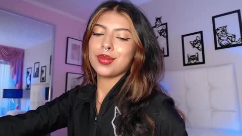 Maia Reficco online show from 04/20/26, 01:58