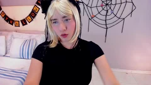 Maia online show from 10/27/25, 12:20