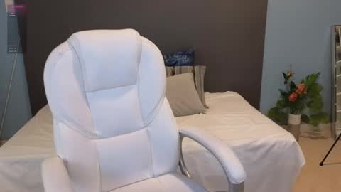 Maiaa Ruiz  online show from 12/10/24, 04:38