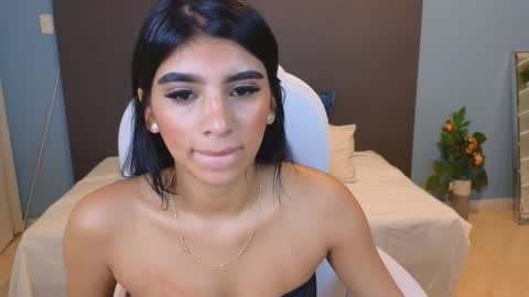 Maiaa Ruiz  online show from 01/09/25, 03:23