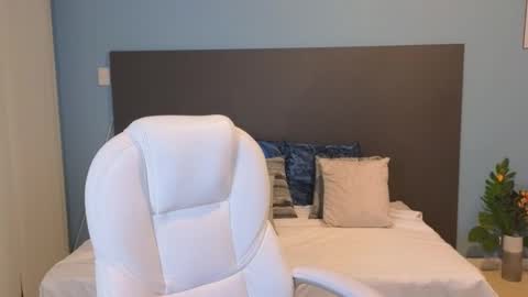 Maiaa Ruiz  online show from 01/13/25, 02:11