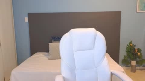 Maiaa Ruiz  online show from 01/18/25, 01:40