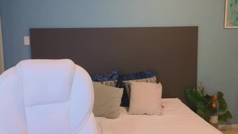 Maiaa Ruiz  online show from 01/23/25, 04:59