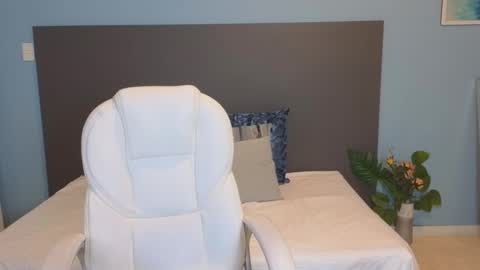 Maiaa Ruiz  online show from 02/24/25, 01:10