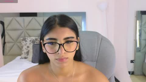Snapshot of maiaa_ruiz chatting on 04/28/26, 12:43 Maiaa Ruiz online show from 04/28/26, 12:43