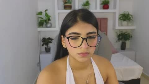 Snapshot of maiaa_ruiz chatting on 05/23/26, 01:04 Maiaa Ruiz online show from 05/23/26, 01:04