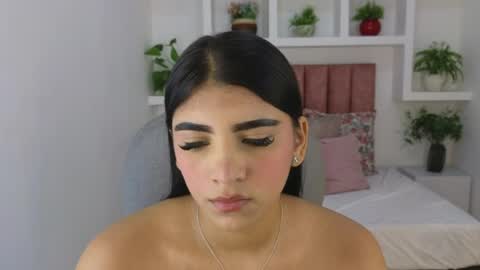 Snapshot of maiaa_ruiz chatting on 06/06/26, 01:27 Maiaa Ruiz online show from 06/06/26, 01:27