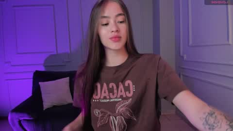  Maia  online show from 11/18/25, 06:34