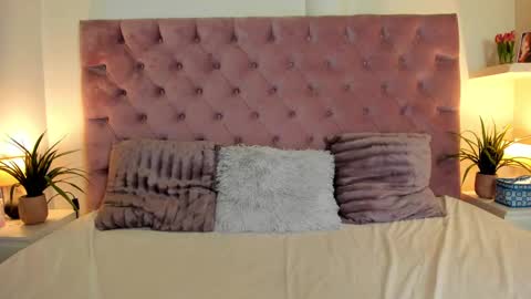  Maia  online show from 02/25/25, 09:02