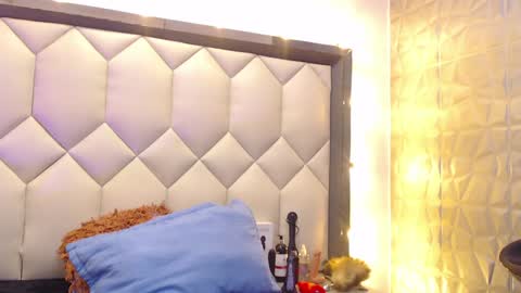 Maia  online show from 01/22/25, 08:49