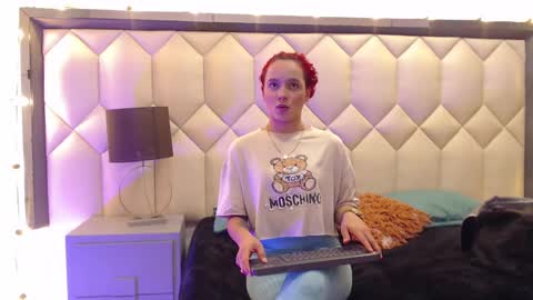 Maia  online show from 02/09/25, 02:40