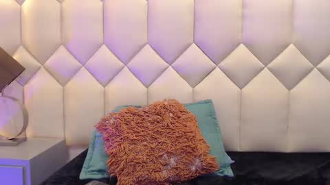 Maia  online show from 02/19/25, 06:54