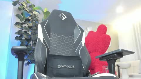 MAICOL  online show from 04/12/26, 11:43