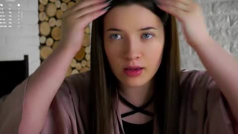 Lucy online show from 12/02/25, 02:06