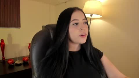 Snapshot of maiiitee_ chatting on 05/01/26, 03:27 Mait online show from 05/01/26, 03:27