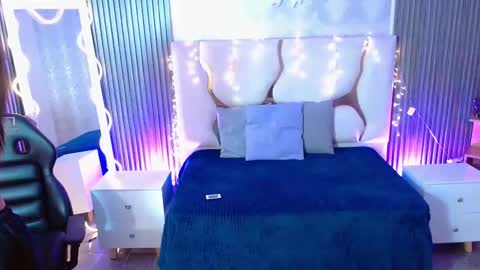 maiily_tay online show from 12/17/25, 12:00