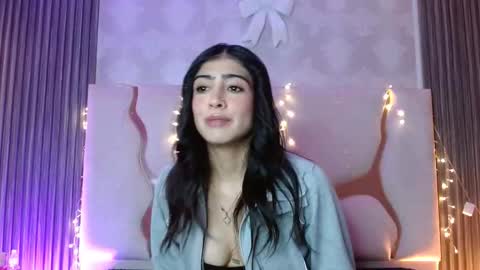 maiily_tay online show from 12/19/25, 12:12