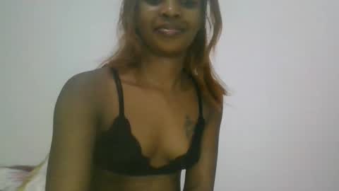 Snapshot of mailah chatting on 02/17/26, 10:16 Mailah online show from 02/17/26, 10:16