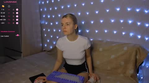 Your kitty online show from 02/07/25, 03:41