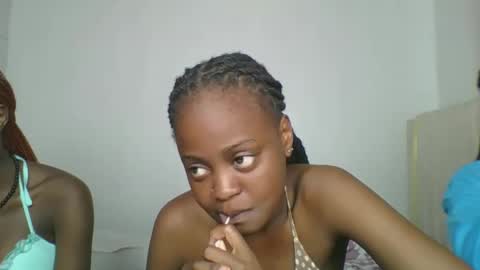 maira luv1 online show from 12/13/25, 10:15