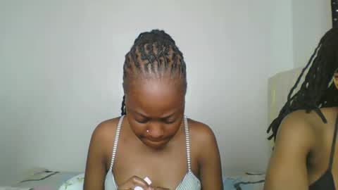 maira luv1 online show from 12/22/25, 08:00