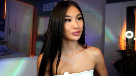 Mai online show from 11/18/25, 07:40