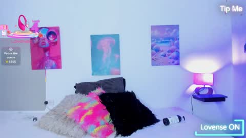 mai  online show from 10/04/25, 07:01