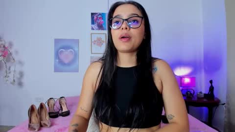 mai  online show from 10/25/25, 02:02