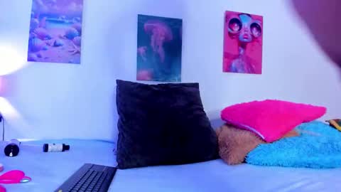 mai  online show from 12/03/25, 06:50