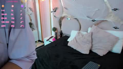 maiyajoness online show from 10/21/25, 04:13