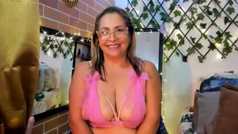 maja_hills online show from 03/04/25, 11:54