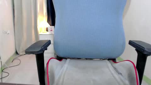 Annalyn online show from 12/19/24, 04:02